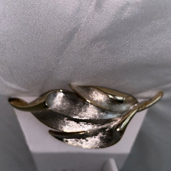 Hobe Vintage Leaf Brooch - Picture 4 of 5